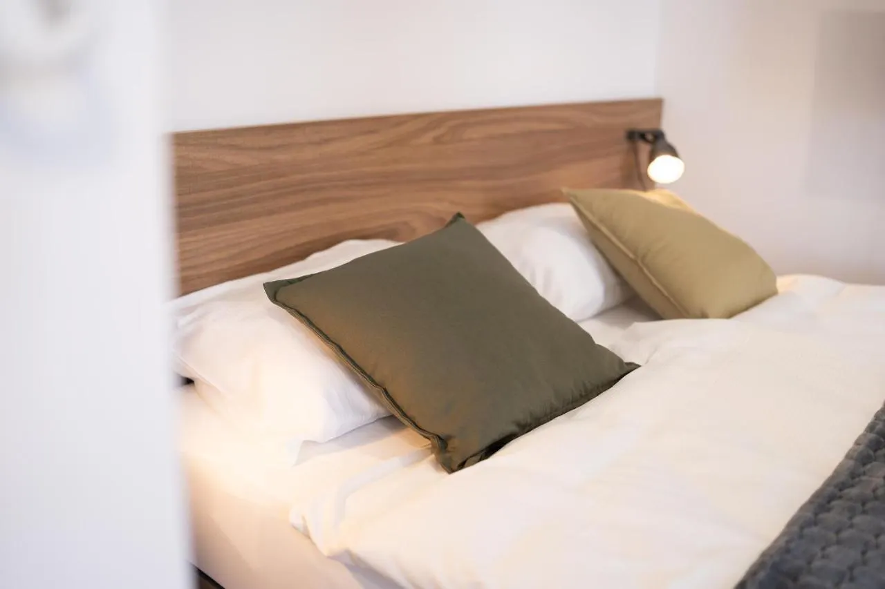 Elegant Very Berry Studios In Poznan Center By Noclegi Renters Lägenhet