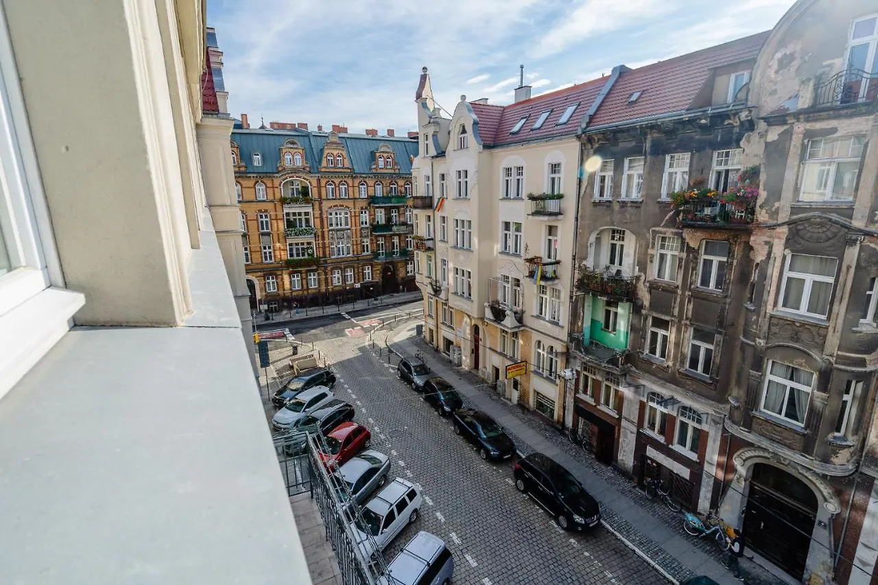 Elegant Very Berry Studios In Poznan Center By Noclegi Renters 0*,  Polska