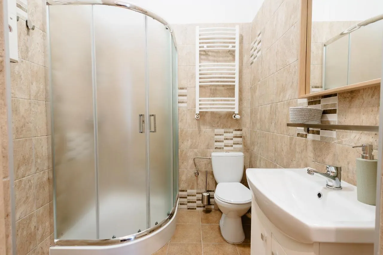 Elegant Very Berry Studios In Poznan Center By Noclegi Renters