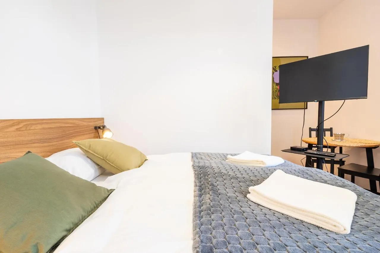 Apartament Elegant Very Berry Studios In Poznan Center By Noclegi Renters